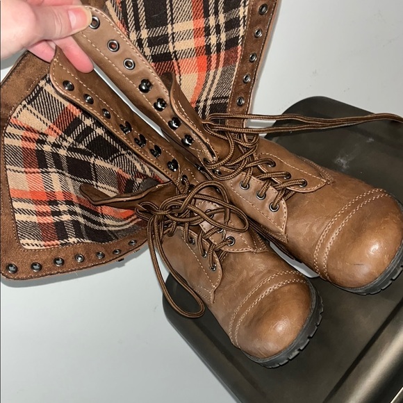 Brown Lace-Up Women's Boots - Picture 4 of 6